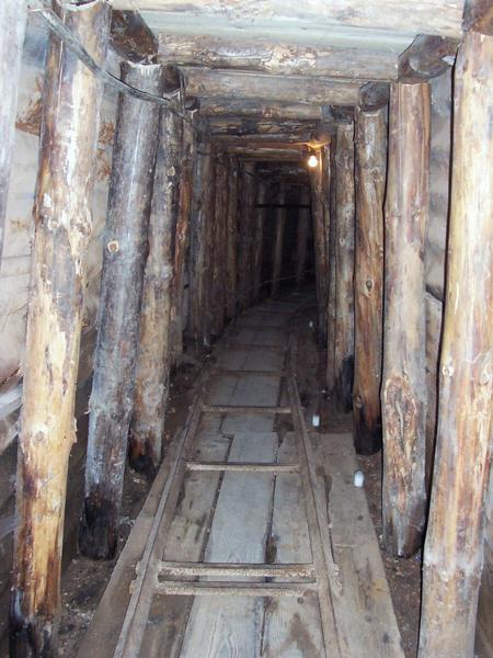 82486-sarajevo-war-tunnel-museum-0