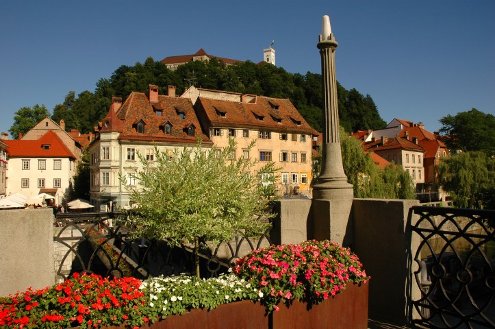 ljubljana_castle_view_from_riverbanks_d-wedam__2653_orig